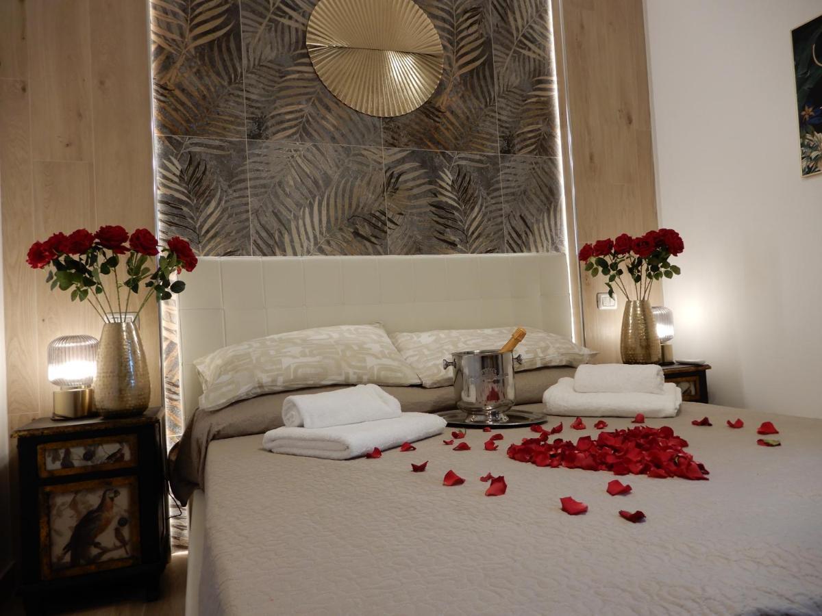 Caserta Royale Suite Bagian luar foto