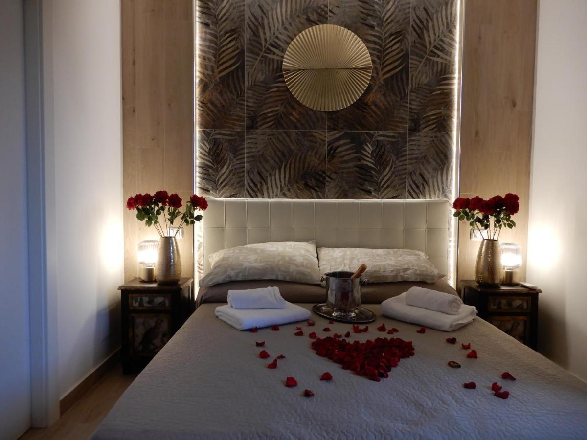Caserta Royale Suite Bagian luar foto