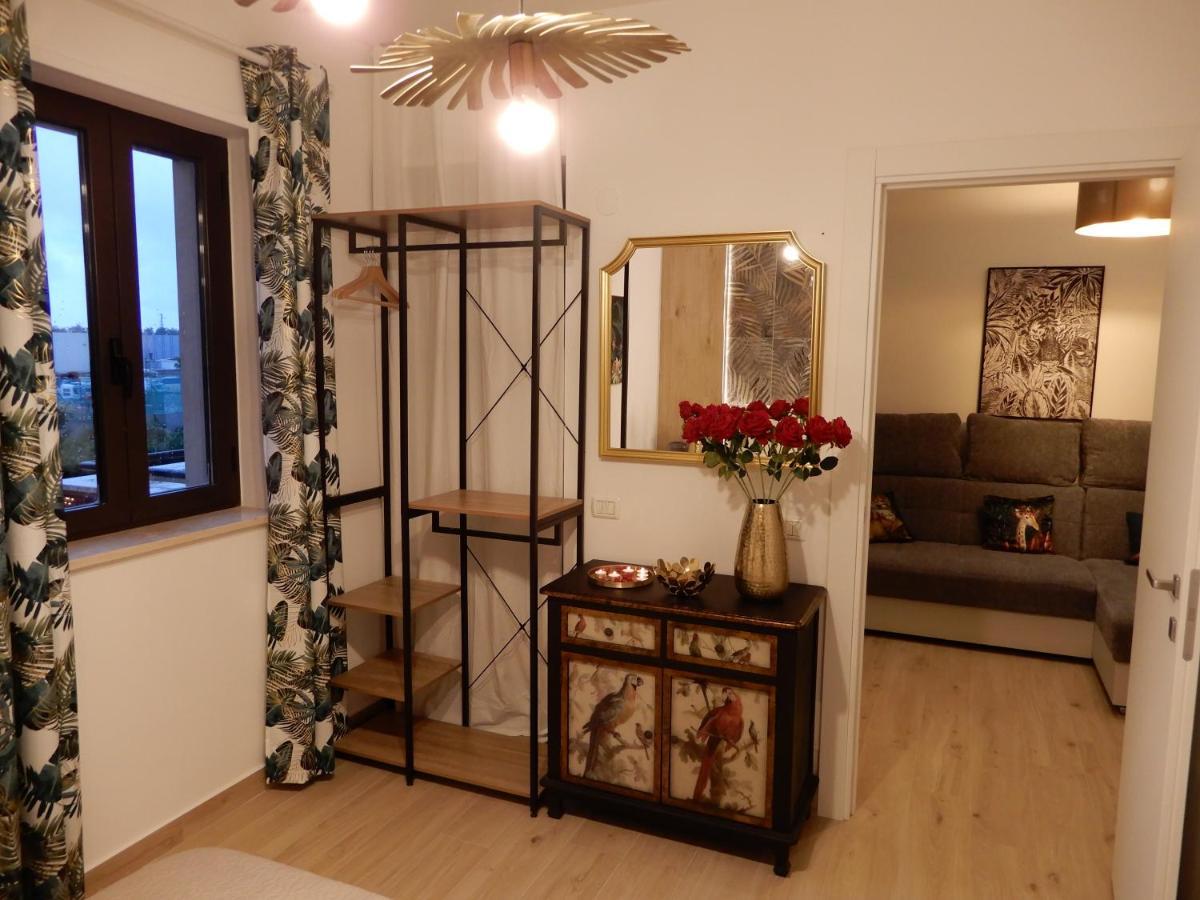 Caserta Royale Suite Bagian luar foto