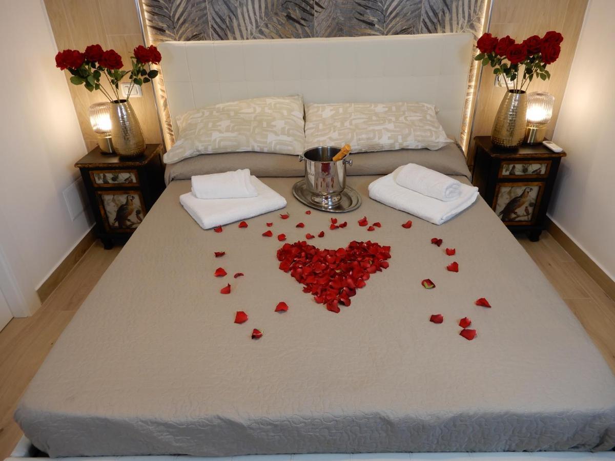 Caserta Royale Suite Bagian luar foto
