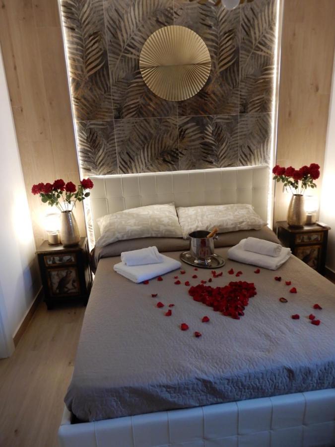 Caserta Royale Suite Bagian luar foto
