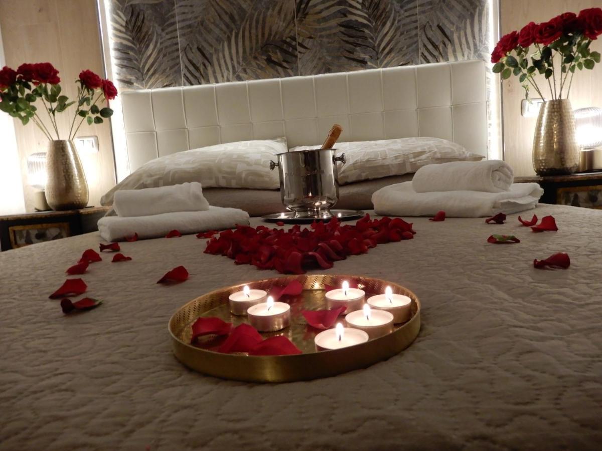 Caserta Royale Suite Bagian luar foto