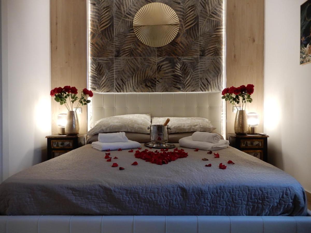 Caserta Royale Suite Bagian luar foto