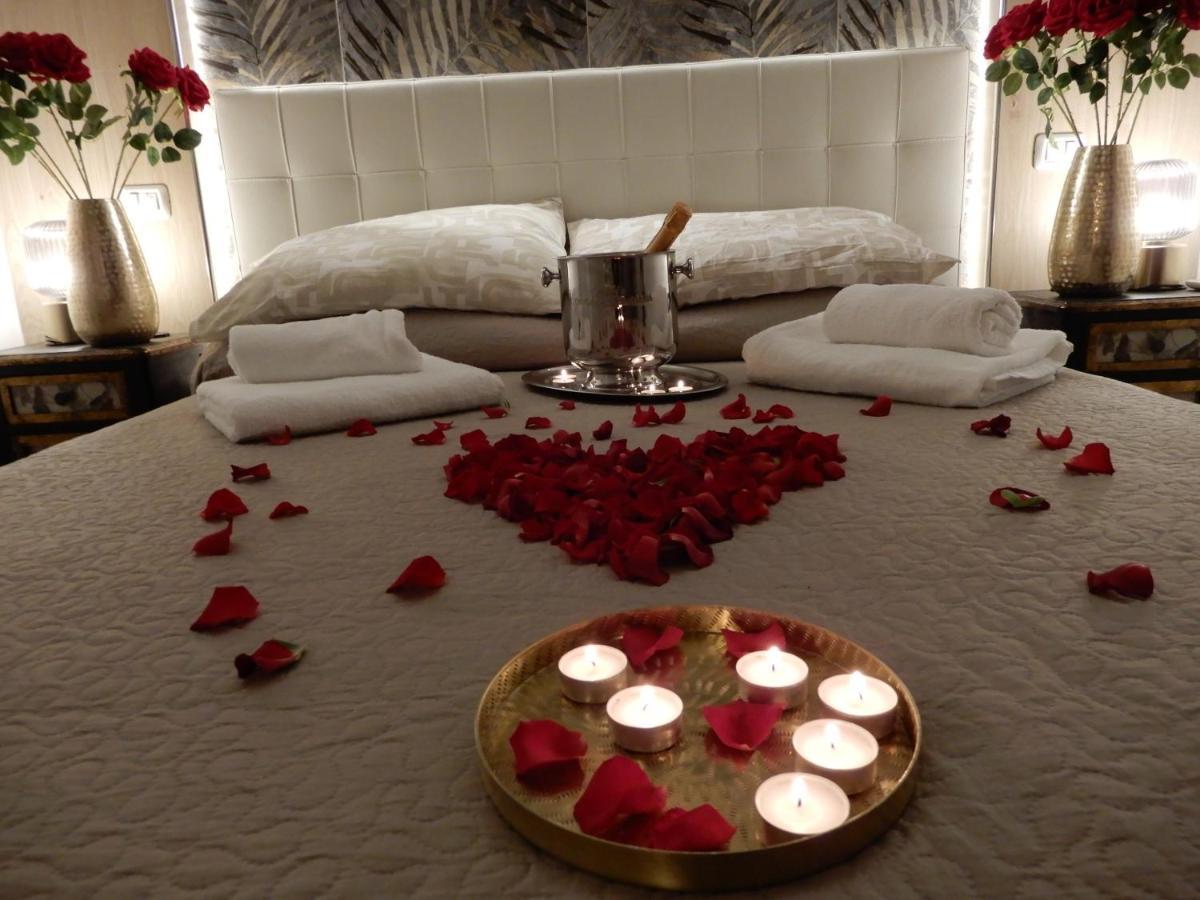 Caserta Royale Suite Bagian luar foto