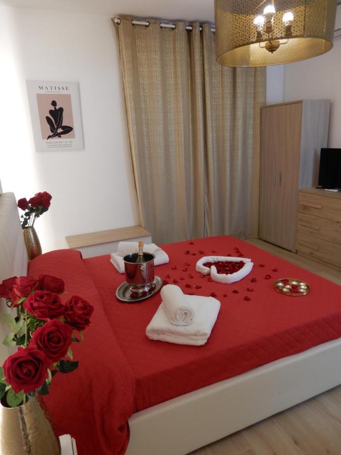 Caserta Royale Suite Bagian luar foto