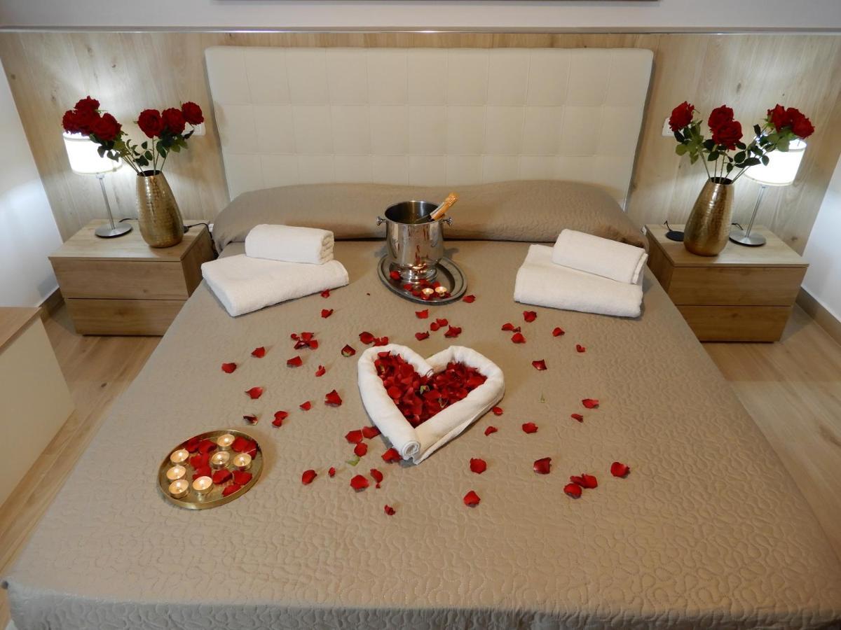 Caserta Royale Suite Bagian luar foto