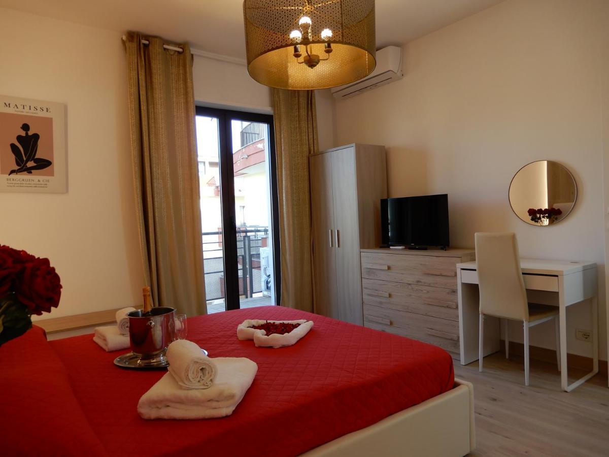 Caserta Royale Suite Bagian luar foto