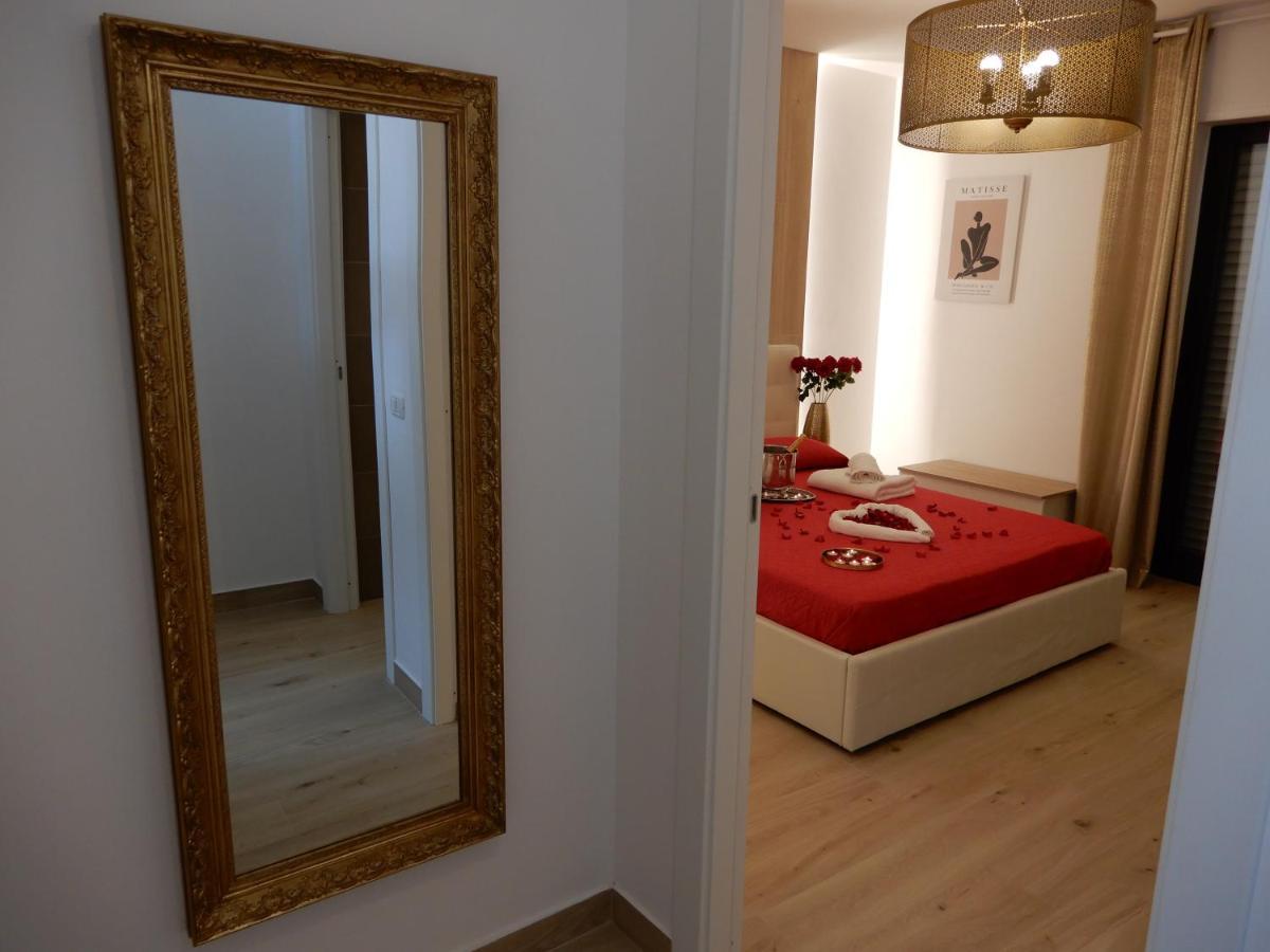 Caserta Royale Suite Bagian luar foto