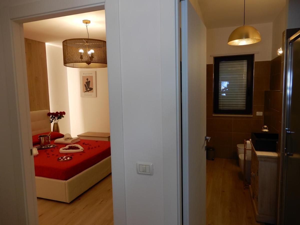 Caserta Royale Suite Bagian luar foto