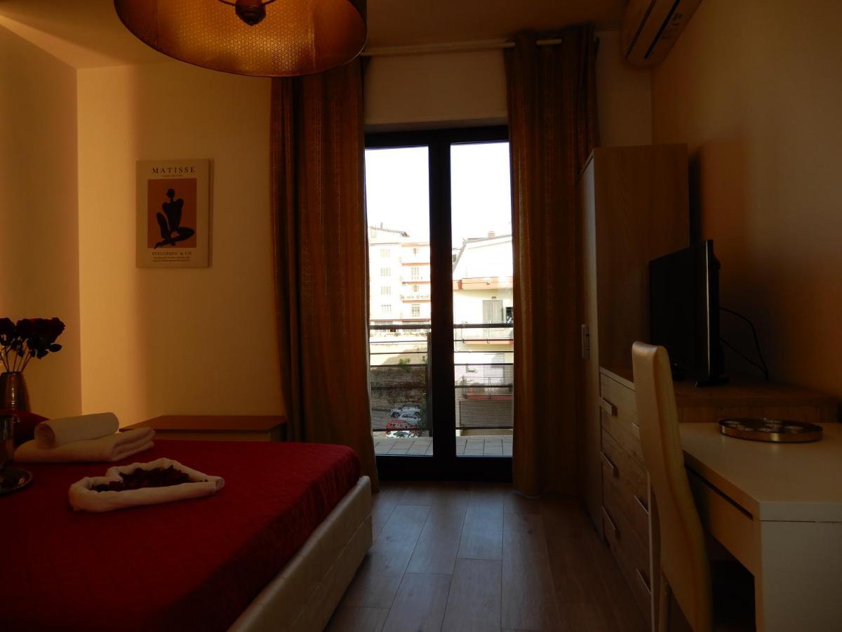 Caserta Royale Suite Bagian luar foto
