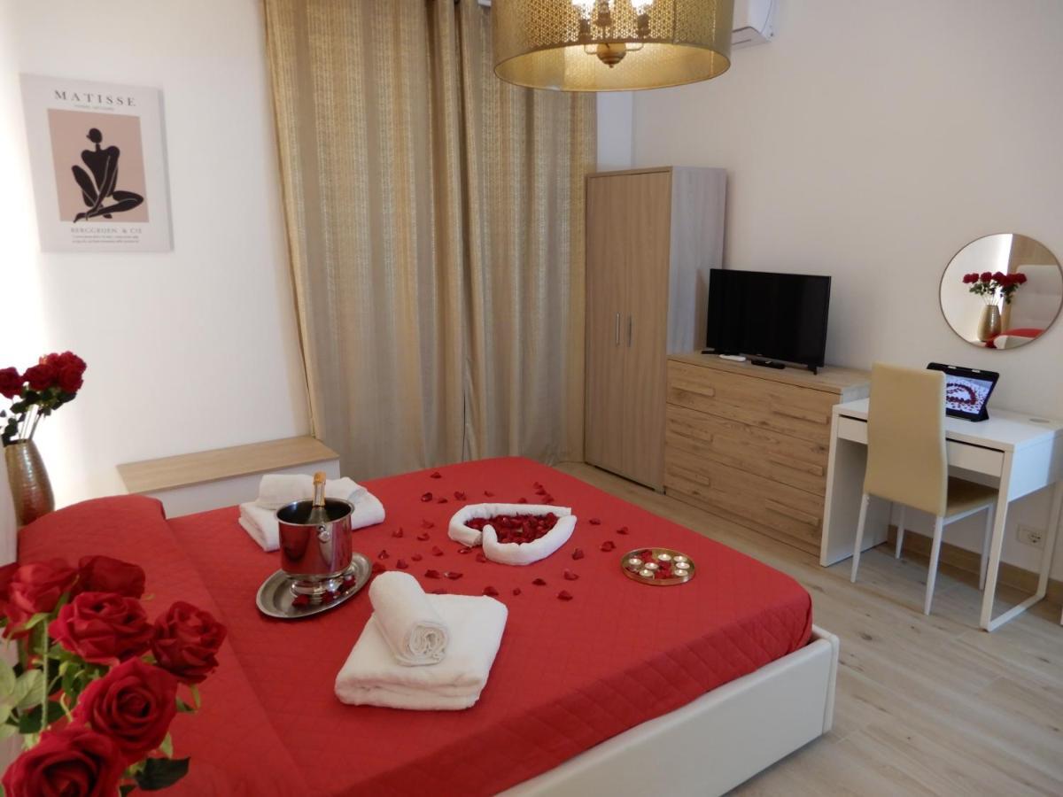 Caserta Royale Suite Bagian luar foto