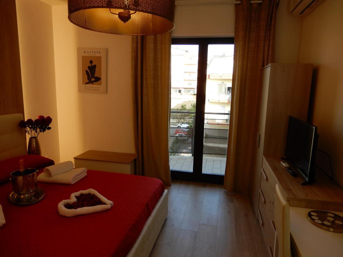 Caserta Royale Suite Bagian luar foto